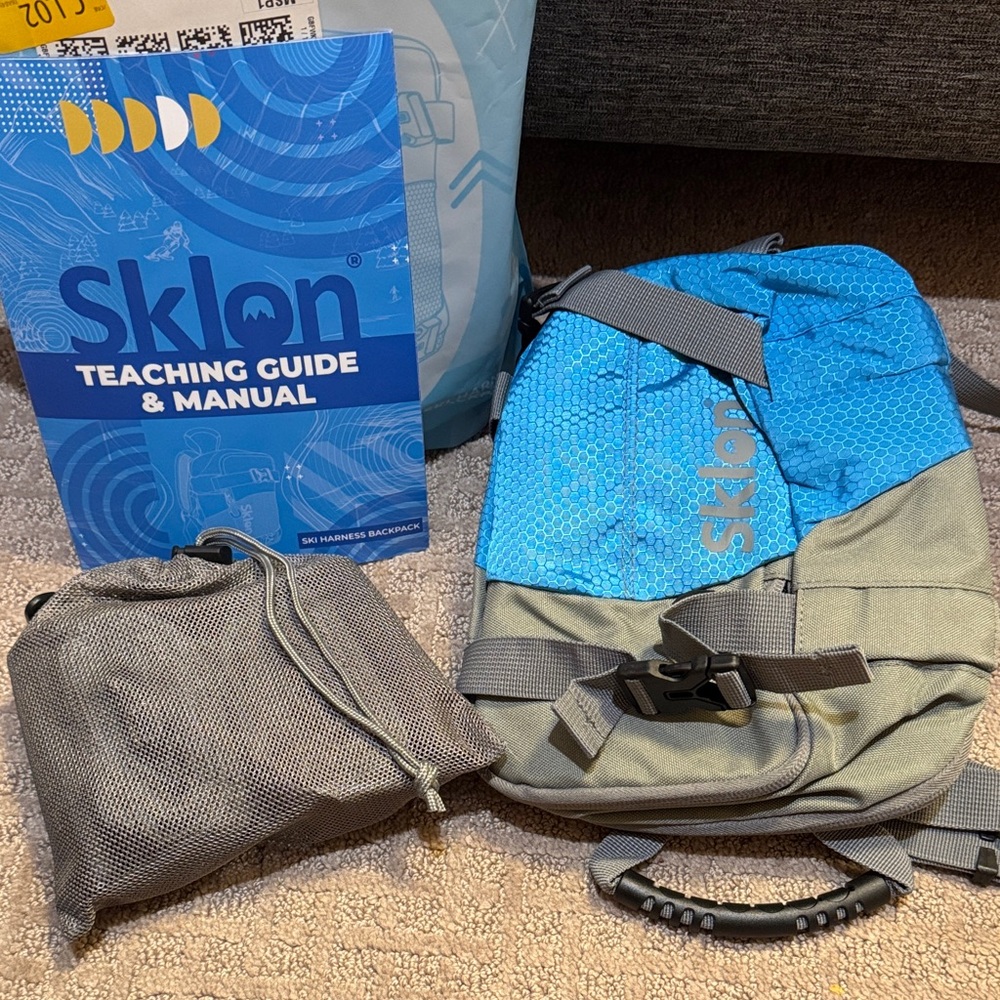 SkLO Kids Ski Harness Backpack - Blue and Gray
